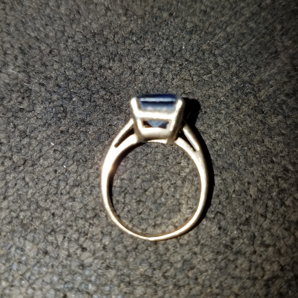 Ring - Picture 3 of 4